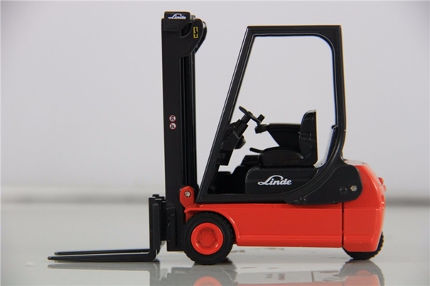 1639129567912980.jpg 叉車進(jìn)口報(bào)關(guān)清關(guān)需要多長時間_副本.jpg